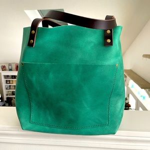 Portland Leather Goods 🦄 Medium Reef Classic Tote